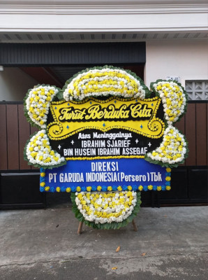 Papan Bunga Duka di Mangoli Tengah